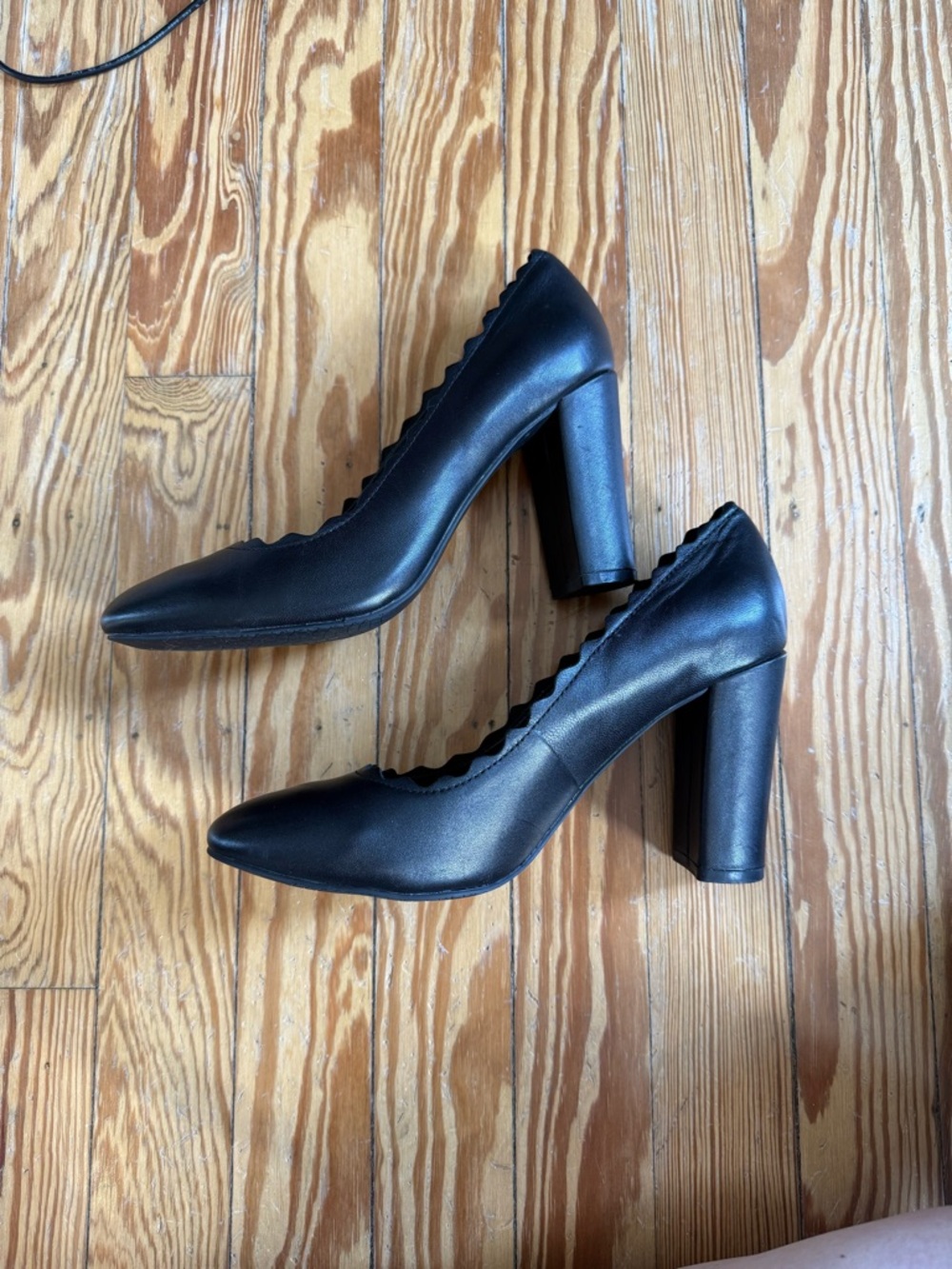 Crown Vintage Black Scalloped Vamp Block Heel Pumps - Willow Style - Picture 4 of 7
